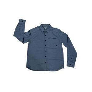 NWOT-OGIO Men’s Button Up Shirt Size Medium Long Sleeve Gray